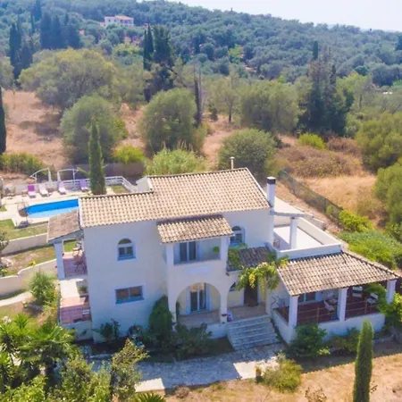 Mavrikia Villa *